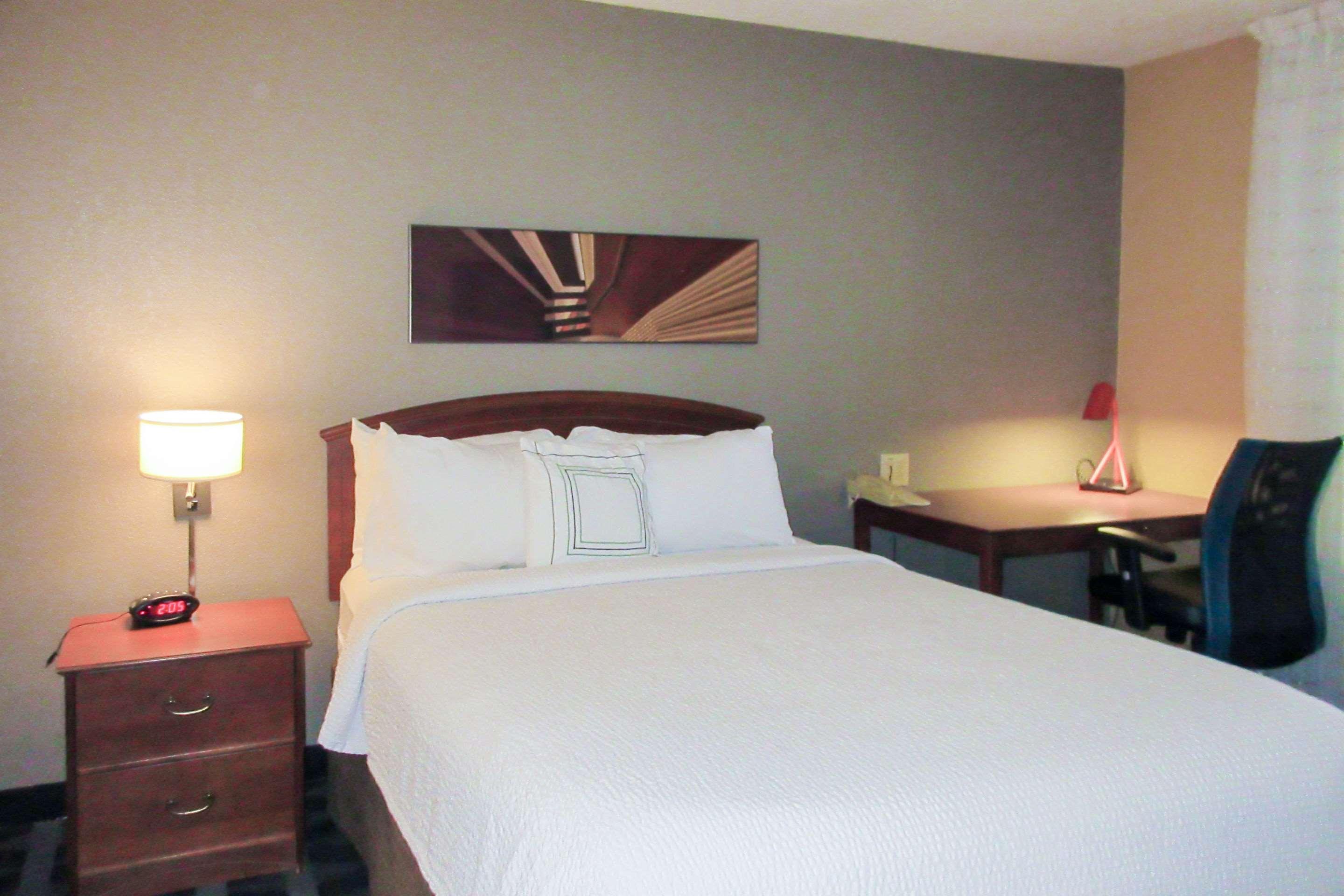 Suburban Extended Stay Hotel Greenville Haywood Mall Экстерьер фото
